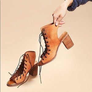 Free People x Jeffrey Campbell Shoes Size 9